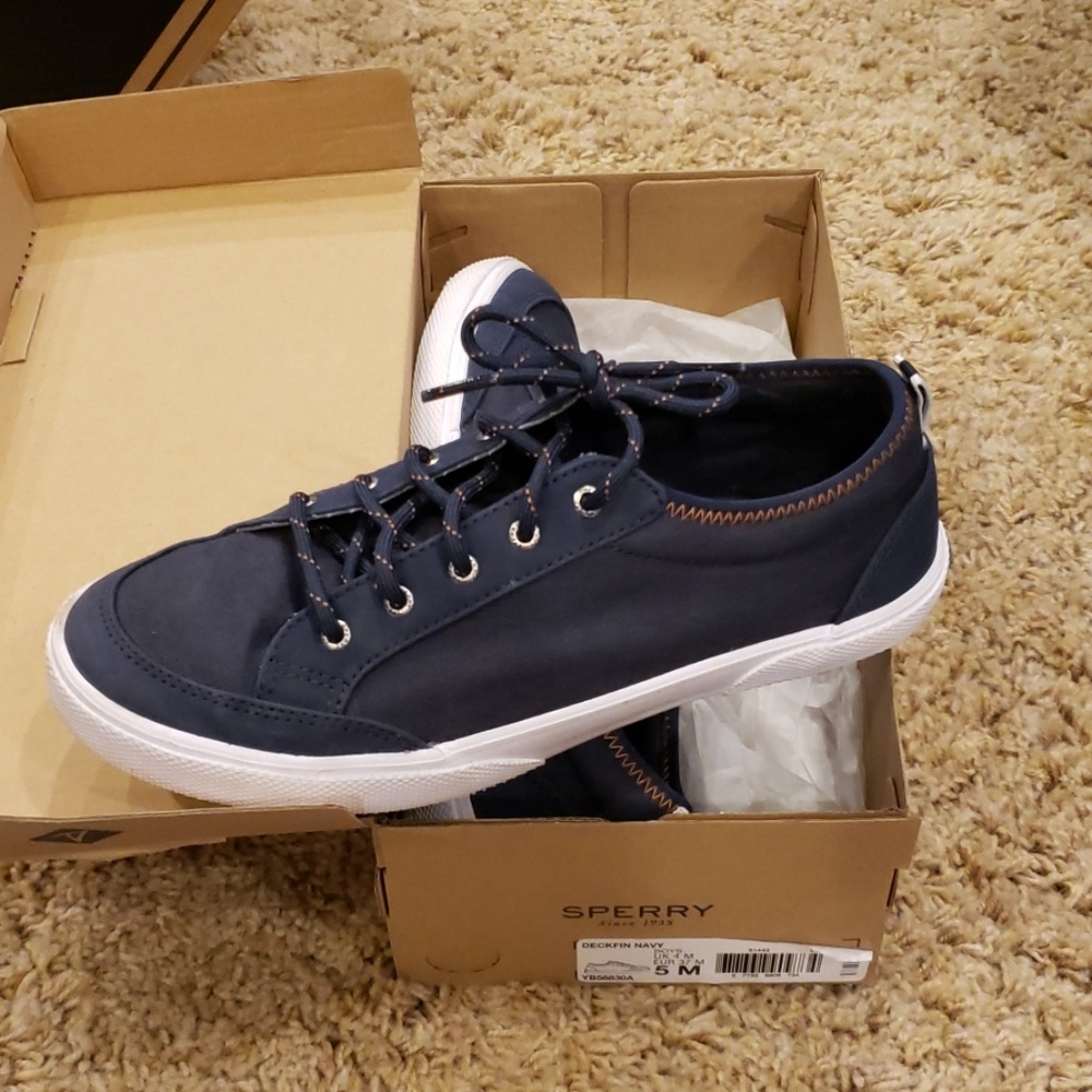 Sperry sz 5M deckfin navy
